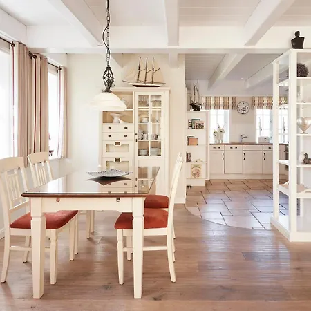 Reethues Marta - Rechts Vakantiehuis Utersum